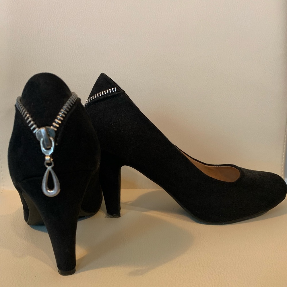 Black 2.5 inch suede heels
